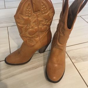 MIA brand cowboy boots size 8